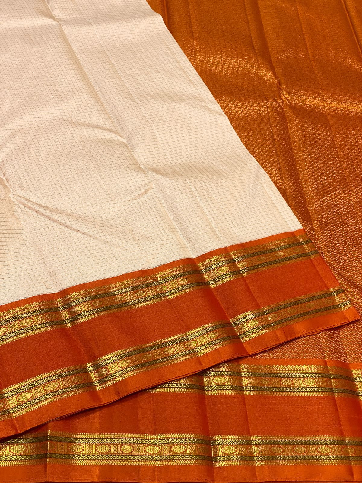 2g zari contrast border vaira oosi check